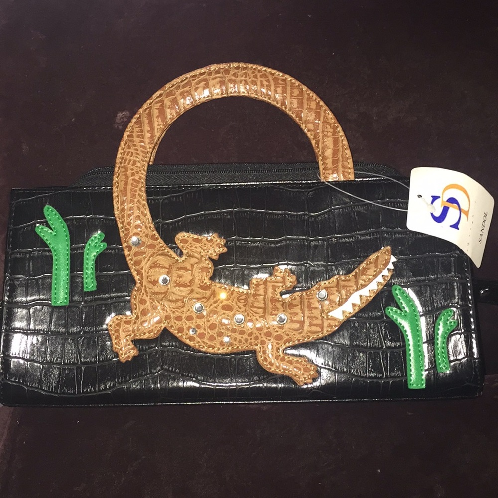 Sandol alligator purse. NWT